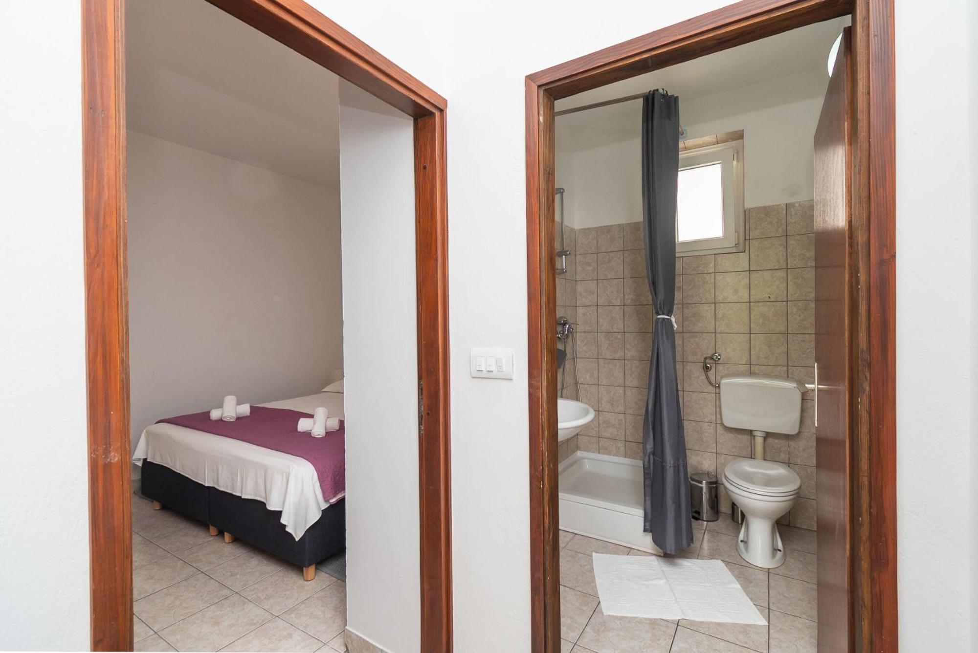 Ivica Apartment *
