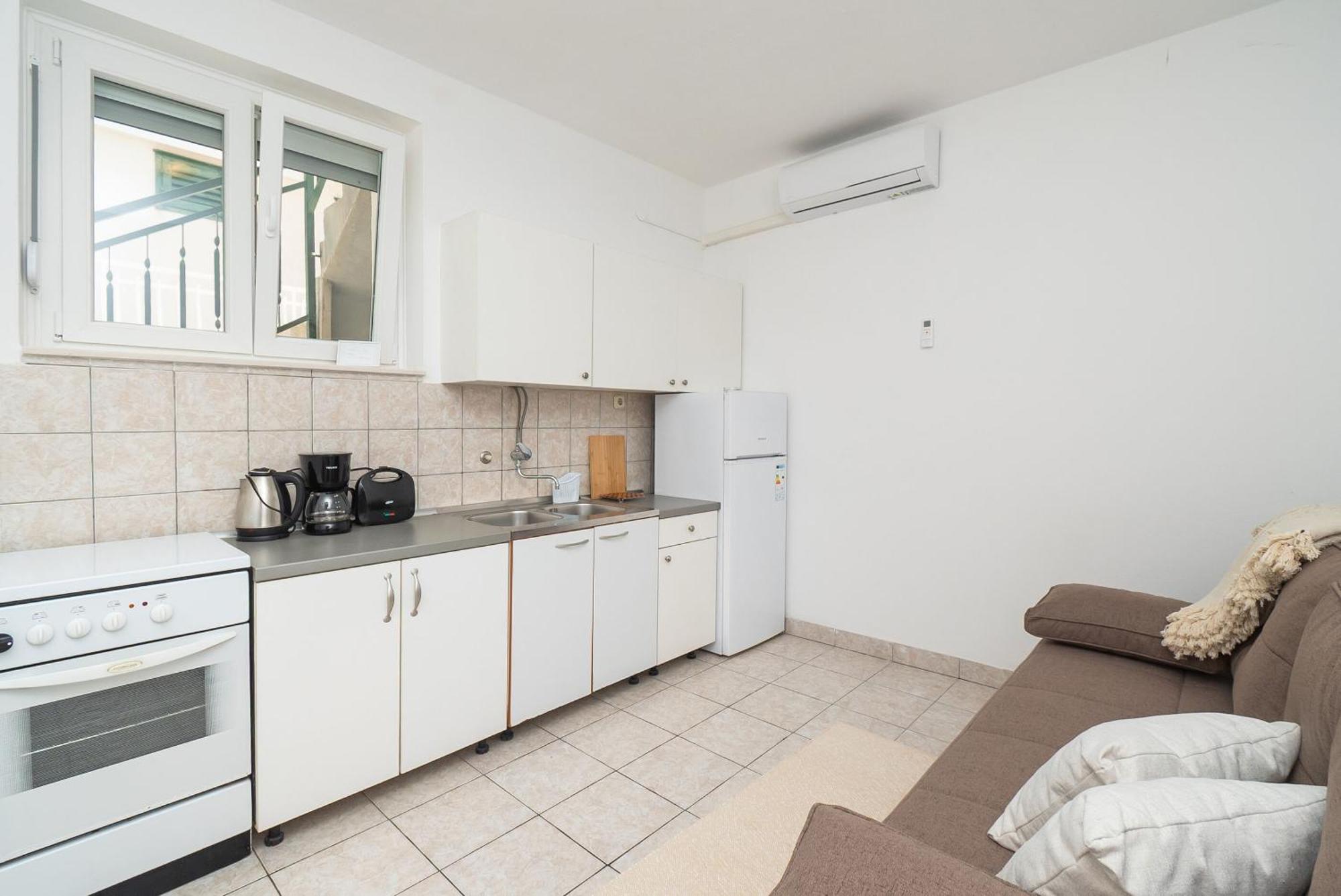 Ivica Apartment *