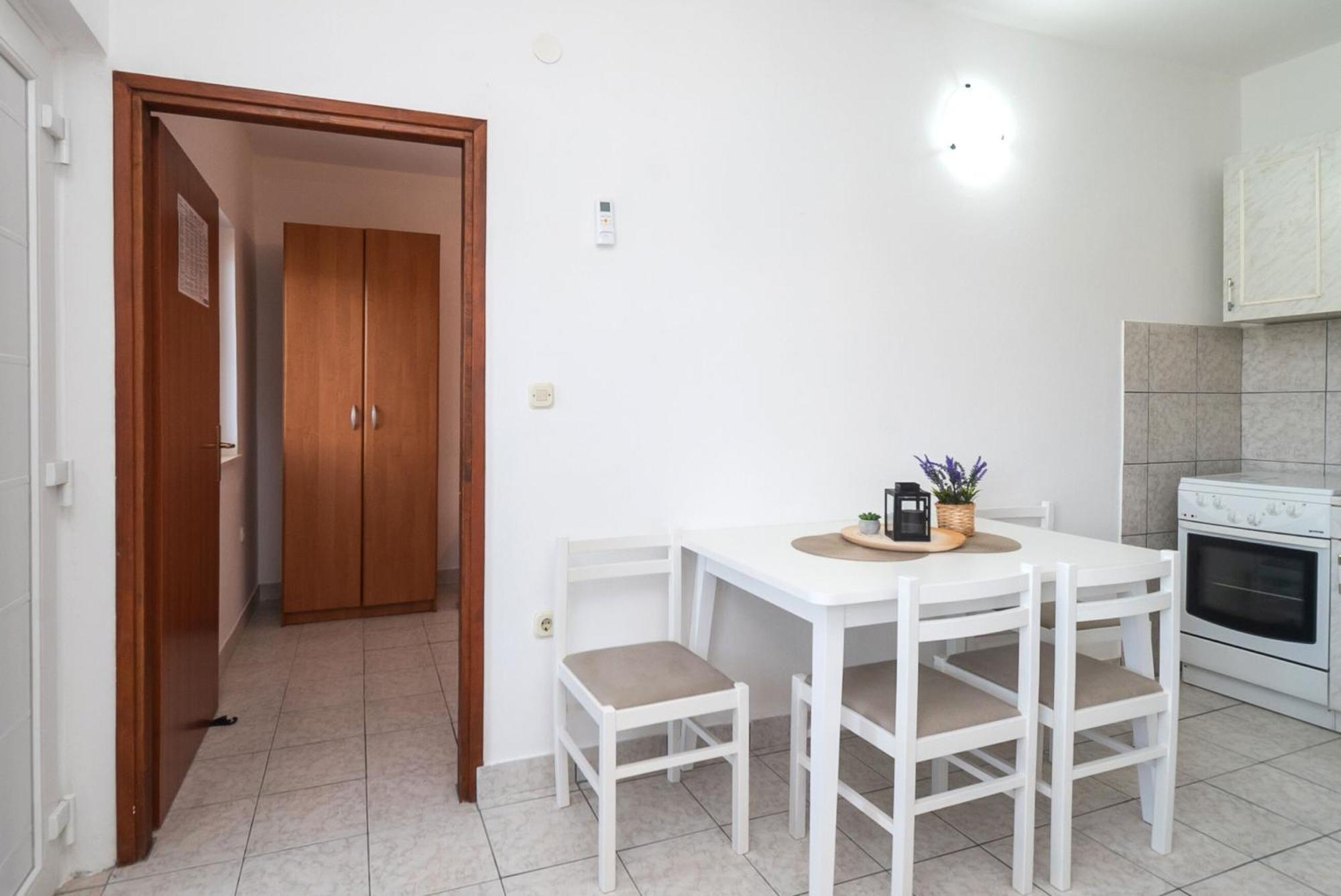 Apartment Ivica *